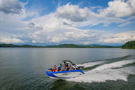 Катер Yamaha 222XD